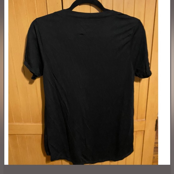 Friends Short Sleeve  T-Shirt/Nwt/Black/Large - Picture 3 of 12